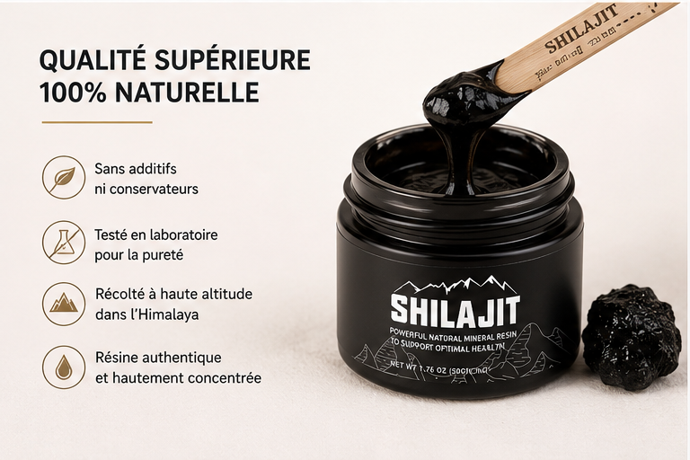 Résine de Shilajit pure et concentrée présentée dans un pot noir ouvert avec spatule doseuse. Produit naturel sans additifs, testé pour sa pureté et récolté dans les montagnes de l'Himalaya.